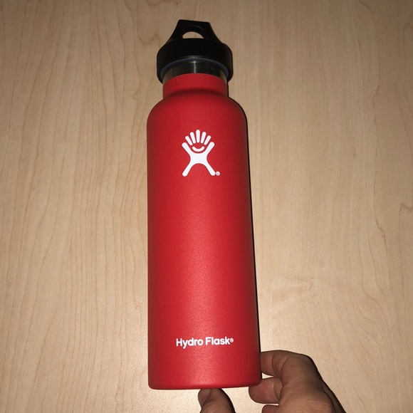 red 21 oz hydro flask